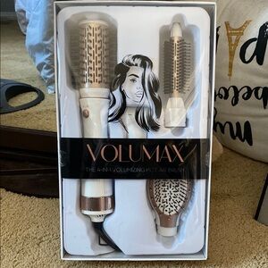 Volumax 4-in-1 Volumizing Hot Air Brush - White and Gold